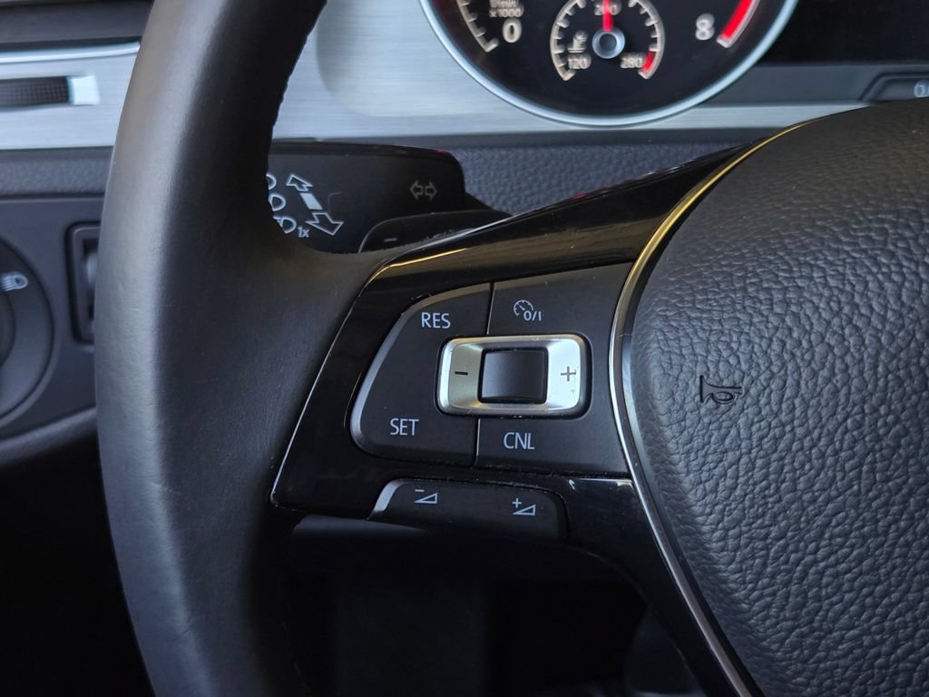 Used 2015 Volkswagen Golf S FWD image 20