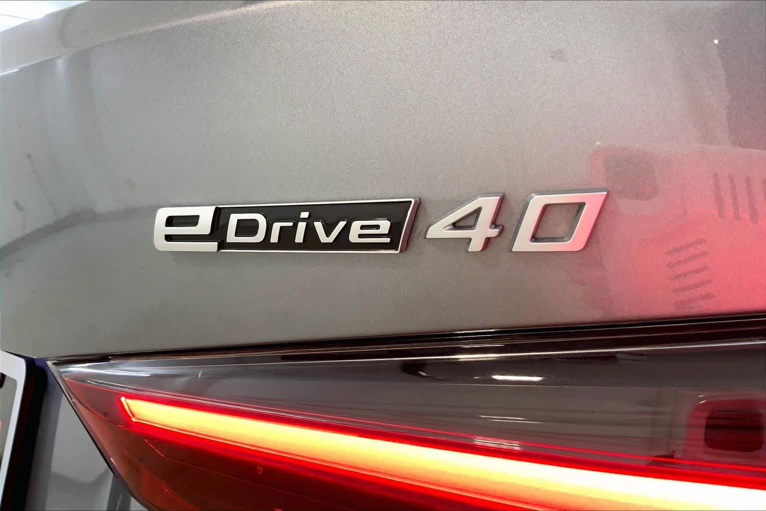 Used 2023 BMW i4 eDrive40 RWD image 9