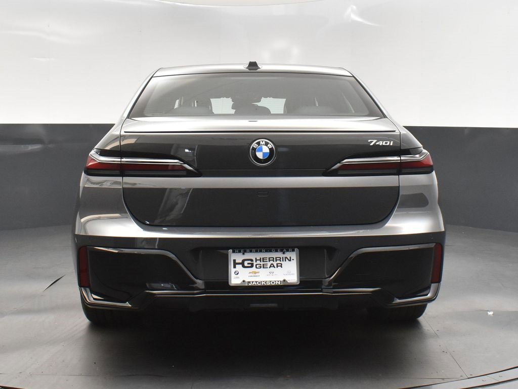 New 2026 BMW 740i w/ Executive Package image 6