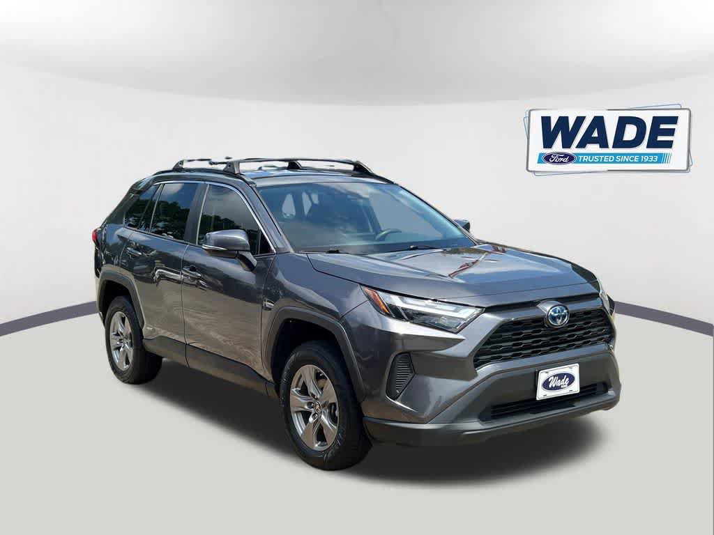 Used 2024 Toyota RAV4 LE AWD/4WD image 3