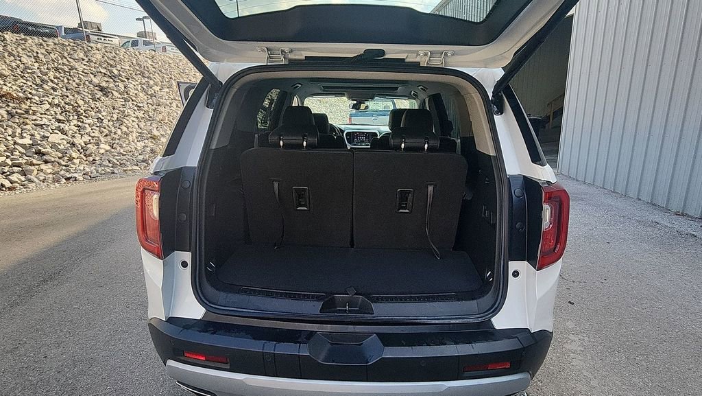 Used 2023 GMC Acadia SLT w/ Preferred Package image 29