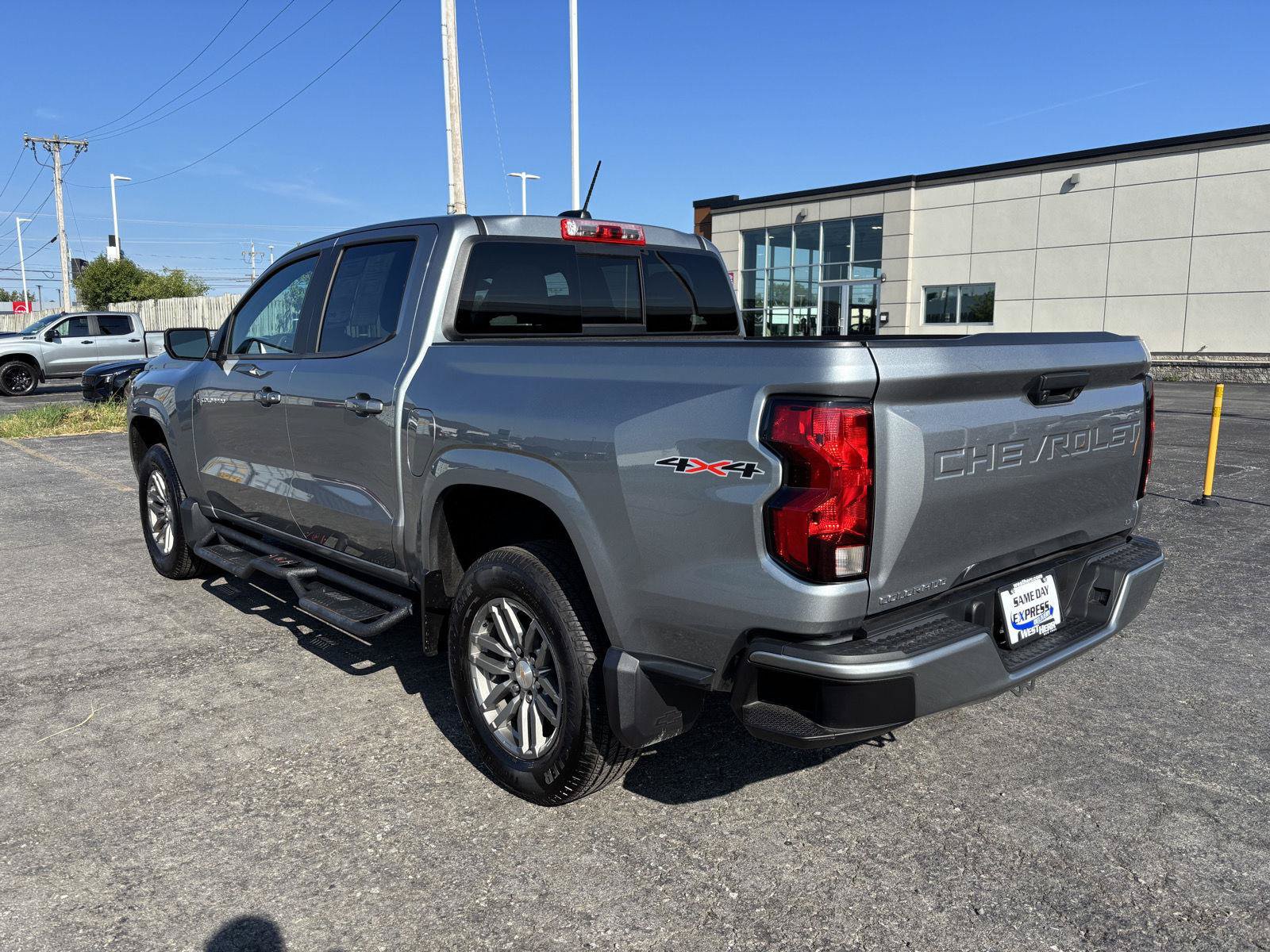Used 2024 Chevrolet Colorado LT w/ LT Convenience Package AWD/4WD image 5