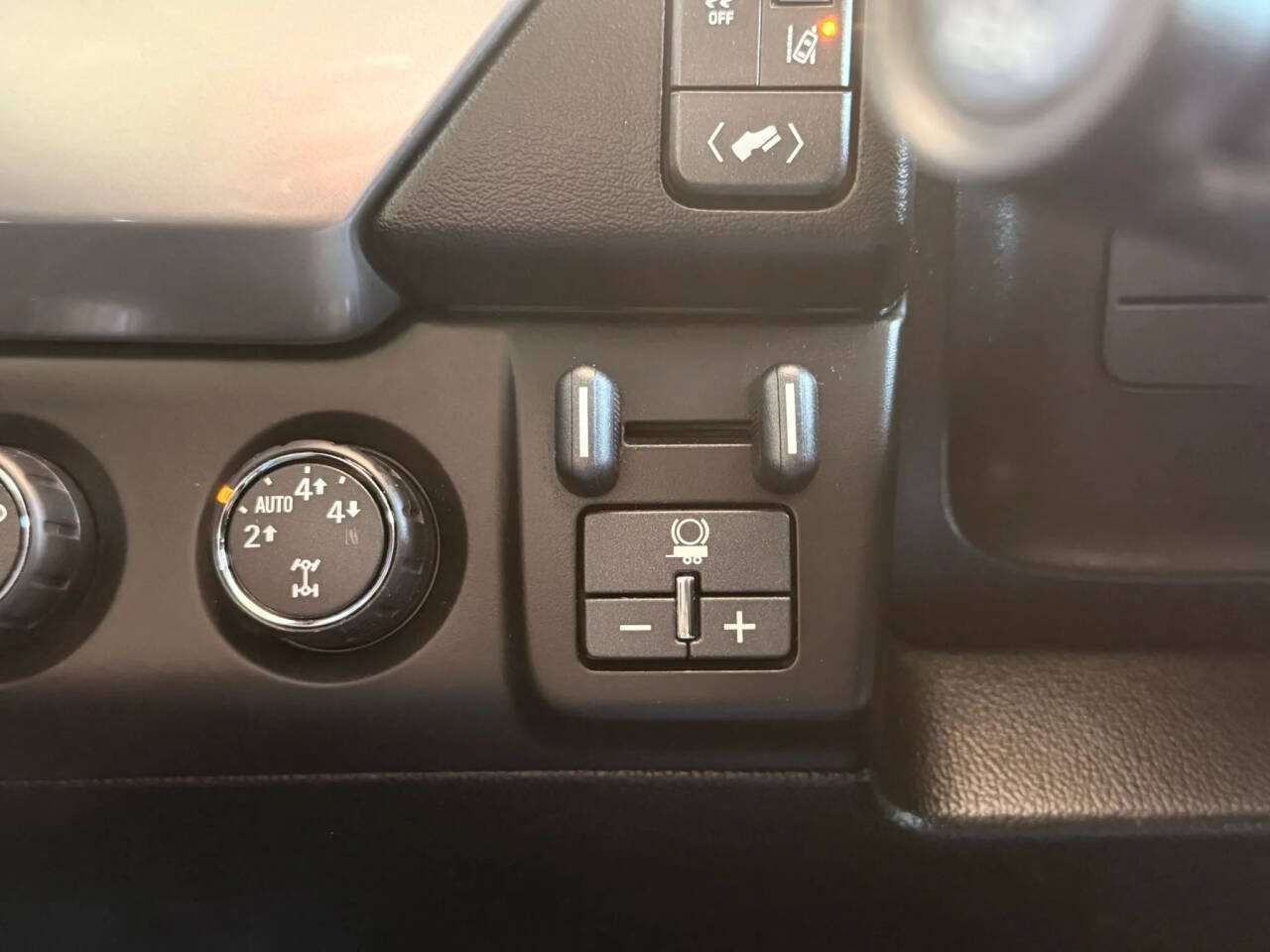 Used 2015 Chevrolet Suburban LT w/ Max Trailering Package AWD/4WD image 13