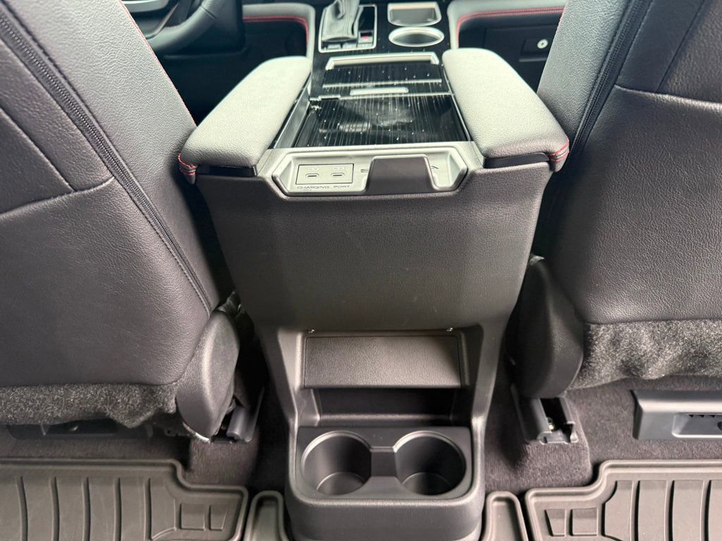 Used 2025 Toyota Sienna XSE image 29