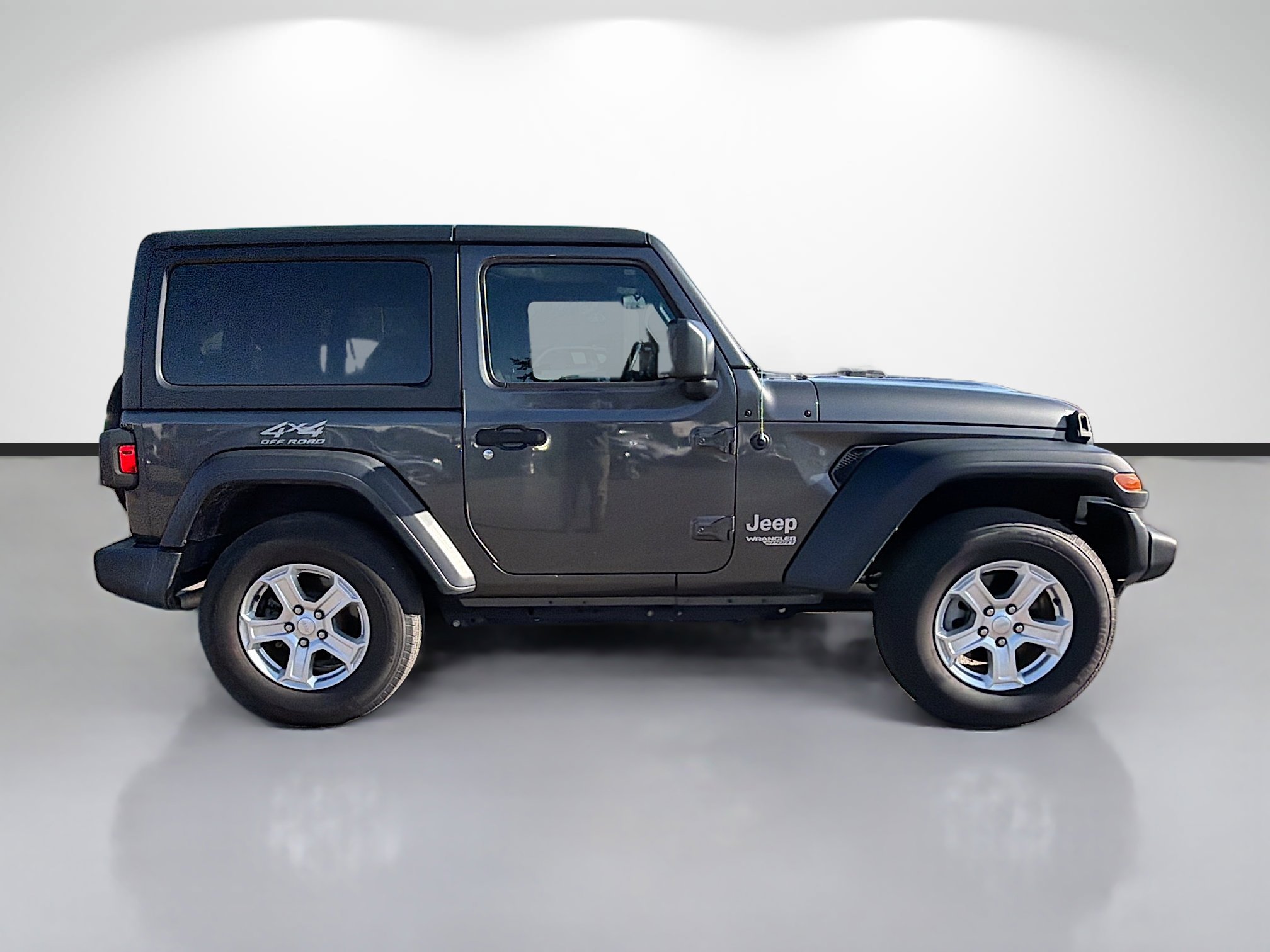 Used 2019 Jeep Wrangler Sport image 2