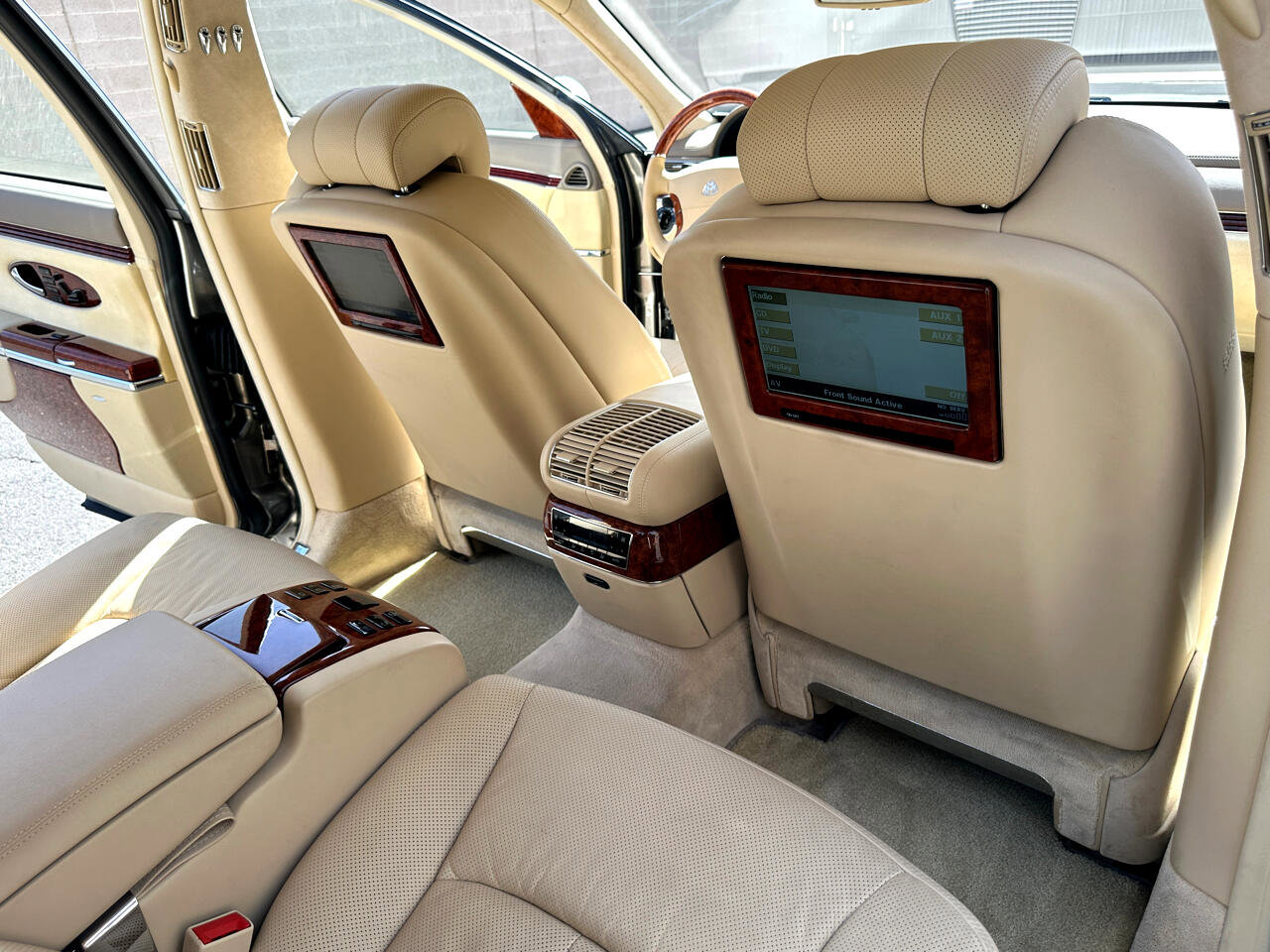 Used 2004 Maybach 57 image 41