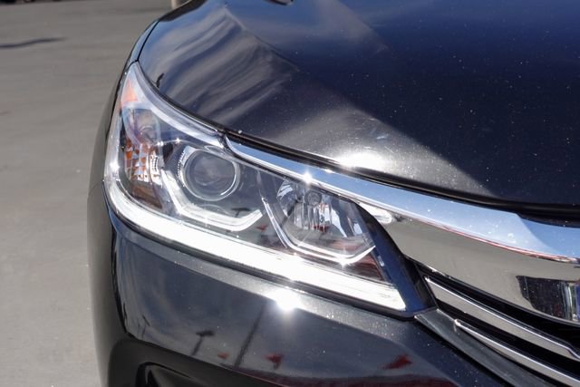 Used 2017 Honda Accord EX-L image 5