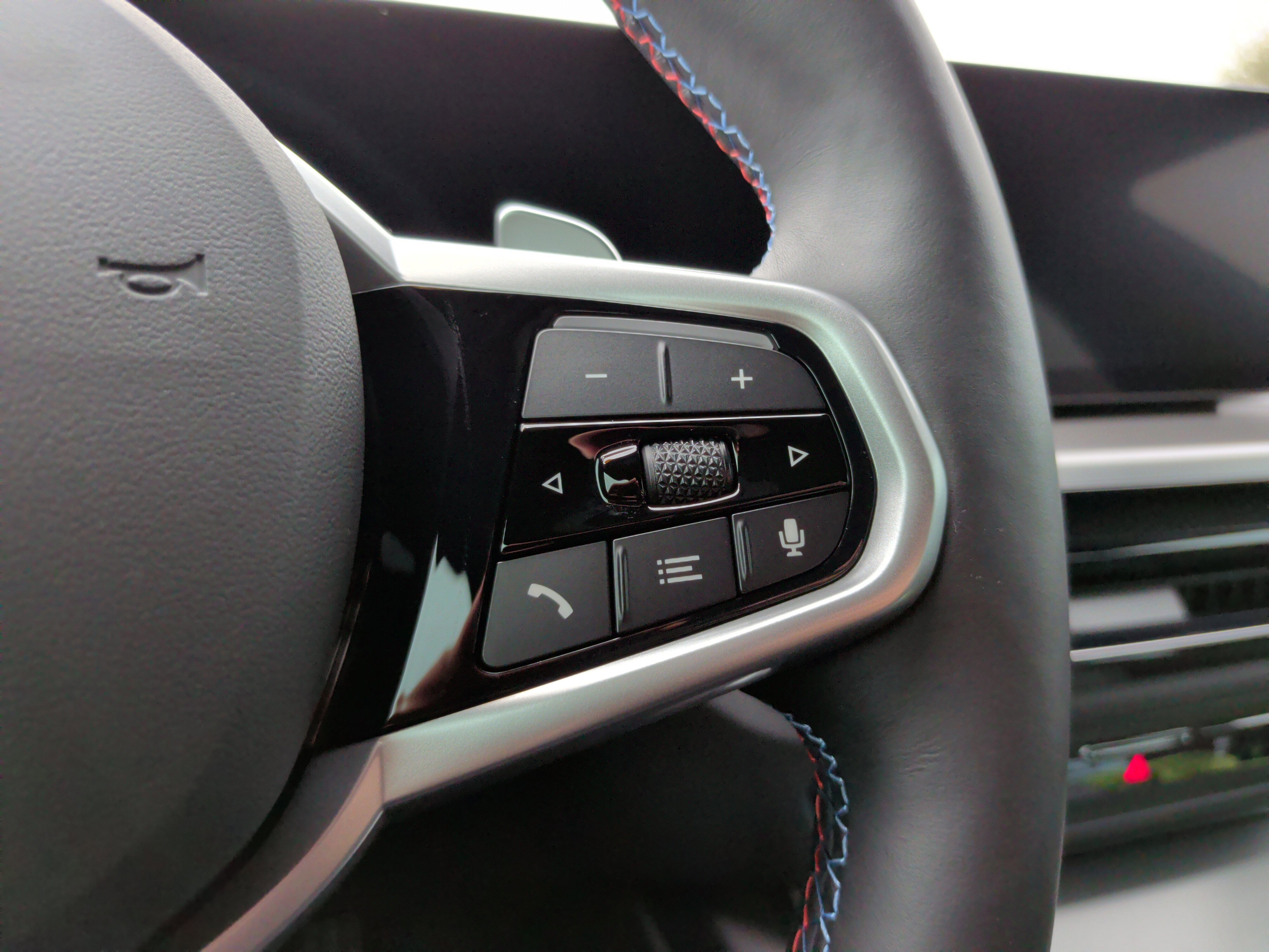 Used 2025 BMW M340i w/ Premium Package image 24