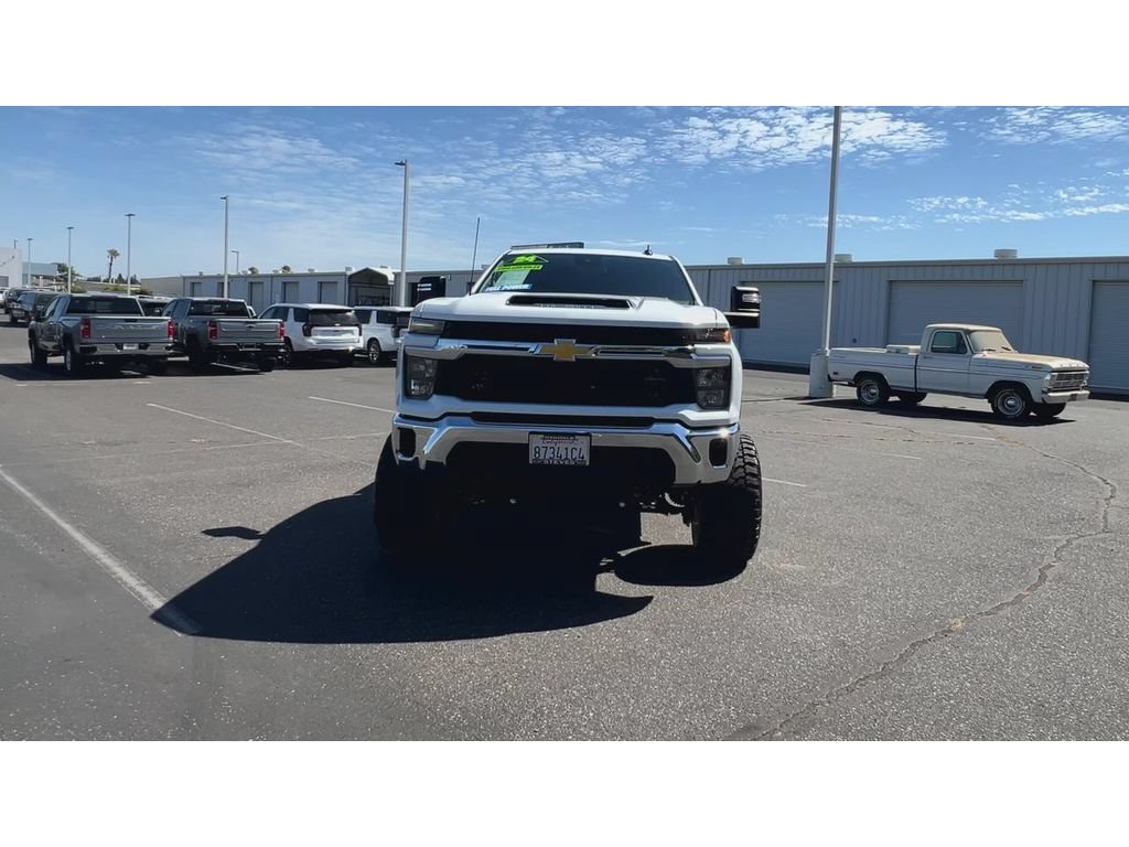 Used 2024 Chevrolet Silverado 2500 LT AWD/4WD image 4