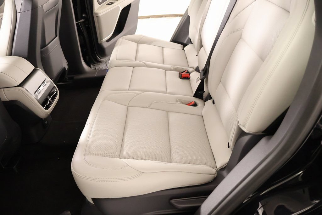 New 2026 Lincoln Nautilus Premier w/ Equipment Group 102A AWD/4WD image 12