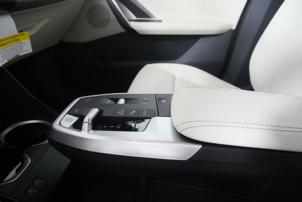 New 2027 BMW X2 xDrive28i AWD/4WD image 18