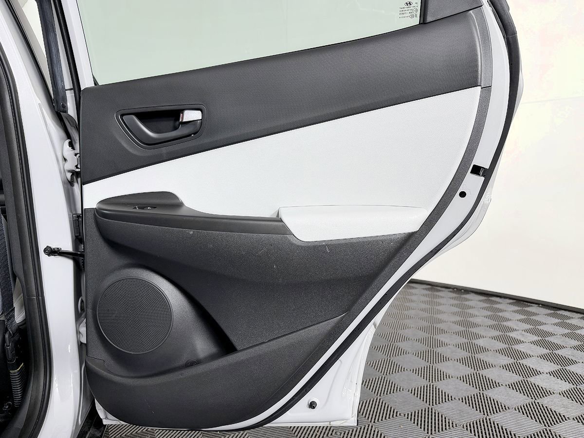 Used 2022 Hyundai Kona SEL AWD/4WD image 35