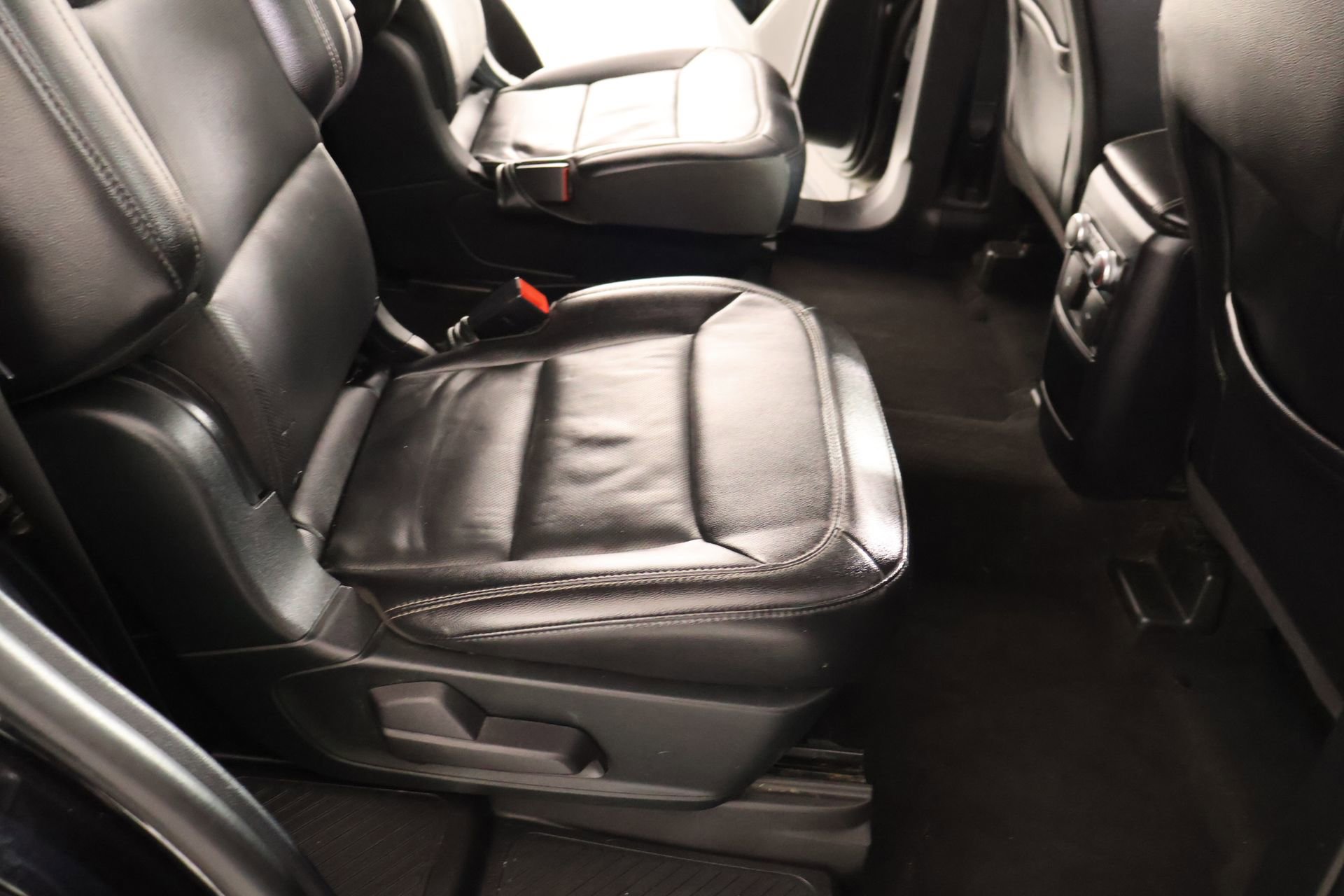 Used 2021 Ford Explorer Limited RWD image 16