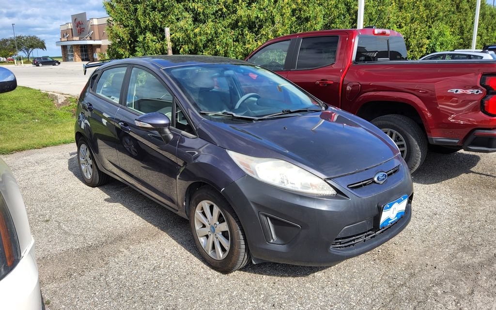 Used 2013 Ford Fiesta SE FWD image 1