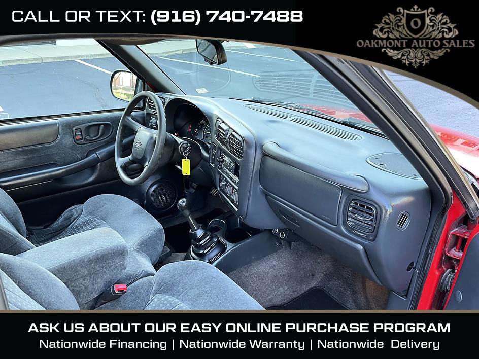Used 2000 Chevrolet S10 Pickup LS w/ Preferred Equipment Group RWD image 11