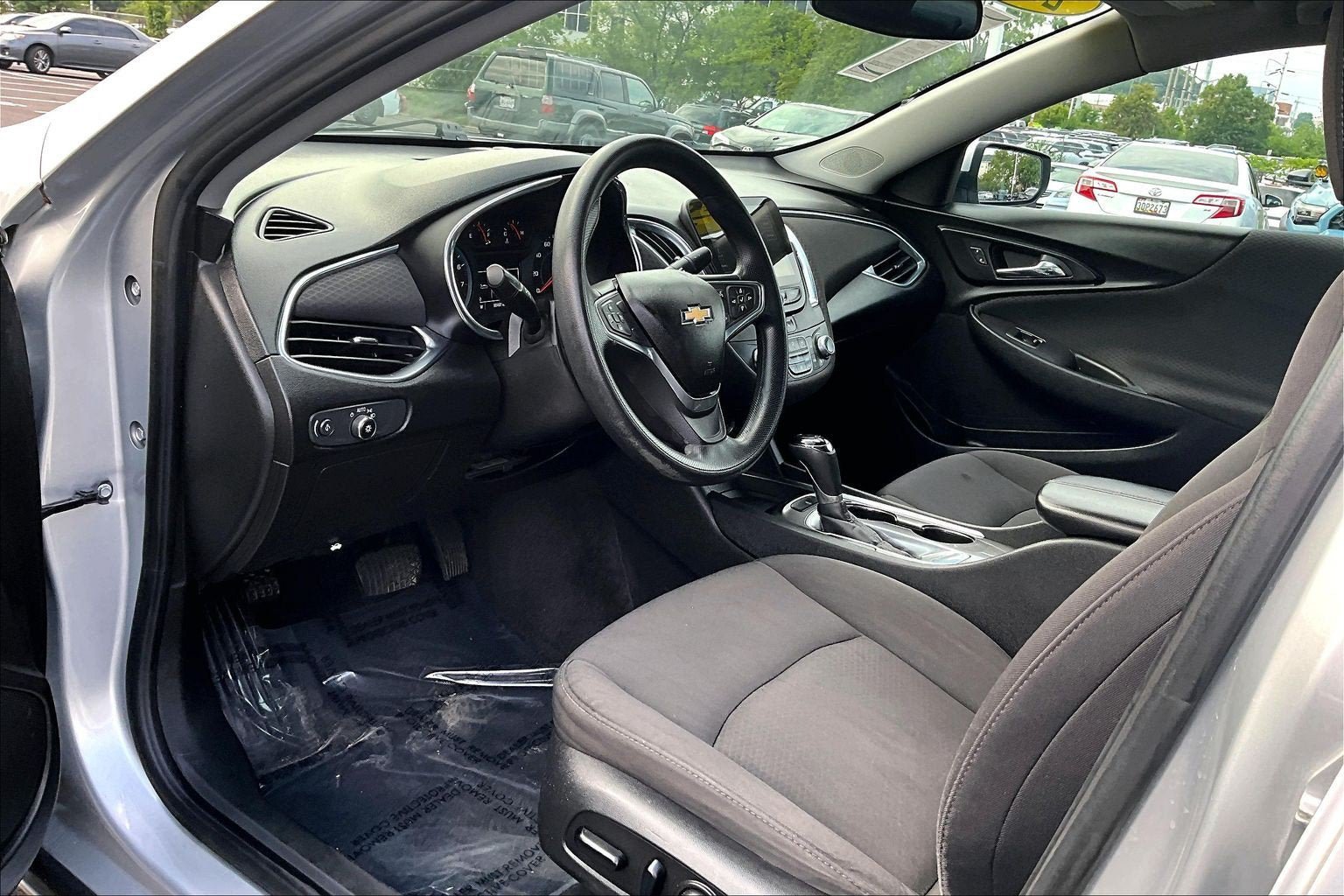 Used 2020 Chevrolet Malibu LT FWD image 13