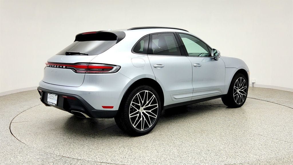 Used 2025 Porsche Macan AWD/4WD image 5