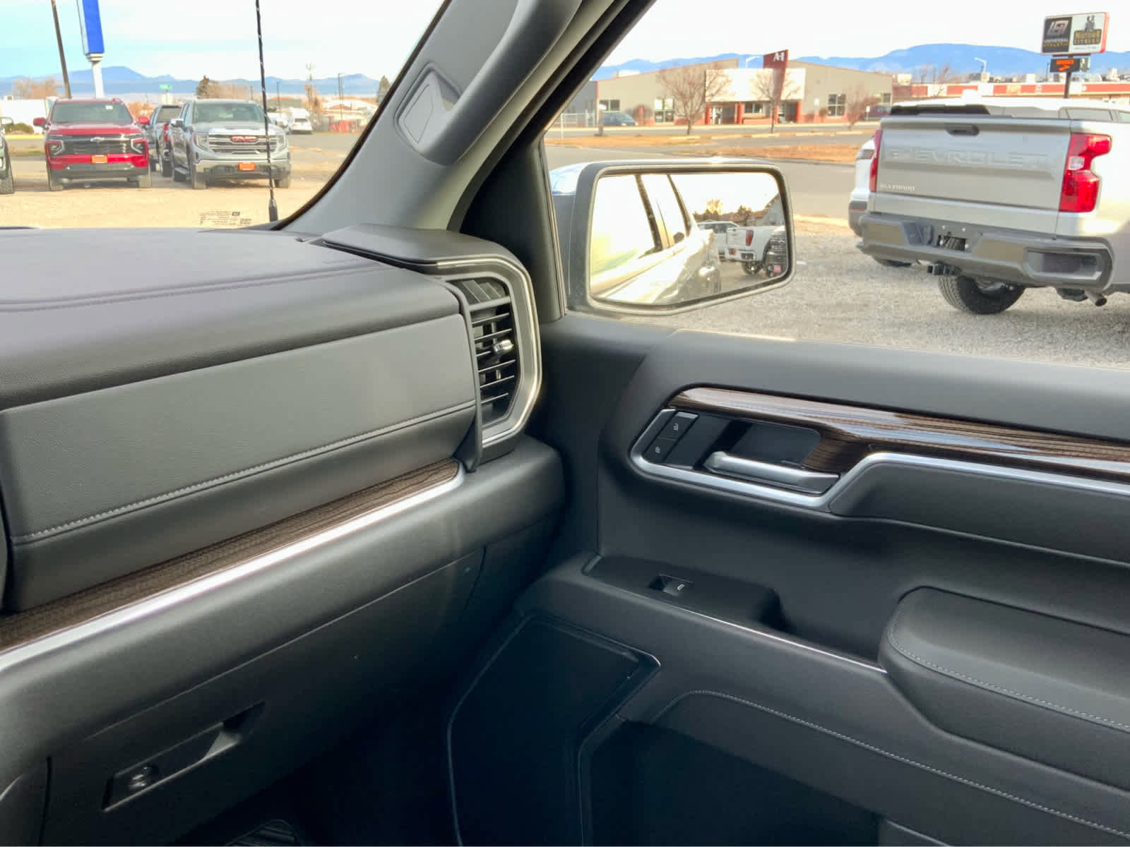 New 2026 Chevrolet Silverado 1500 LT w/ Leather Package image 42