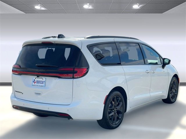 New 2026 Chrysler Pacifica Select w/ S Appearance Package image 9