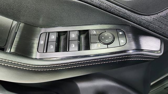 Certified 2023 Nissan Rogue SV image 18