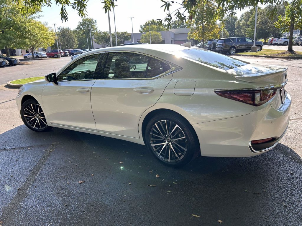 Used 2023 Lexus ES 300h w/ Premium Package FWD image 4