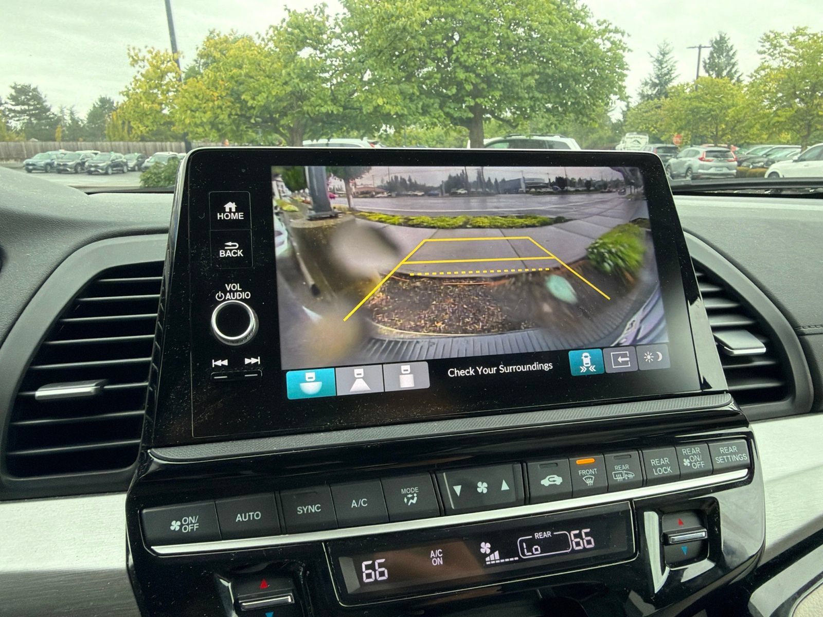 Used 2025 Honda Odyssey Touring image 10
