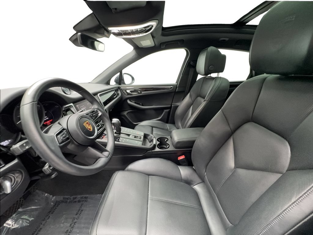 Used 2024 Porsche Macan AWD/4WD image 21
