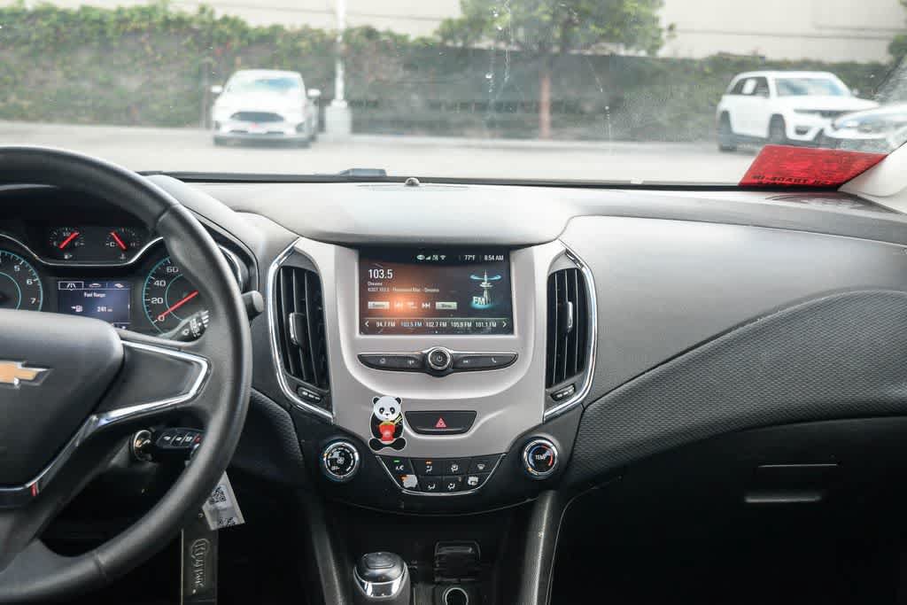 Used 2018 Chevrolet Cruze LS FWD image 10