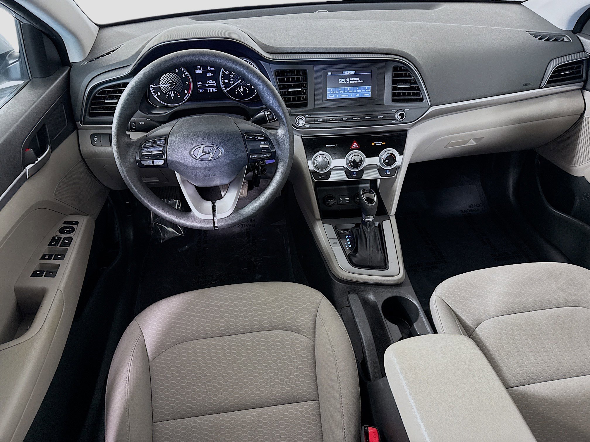 Used 2019 Hyundai Elantra SE image 17