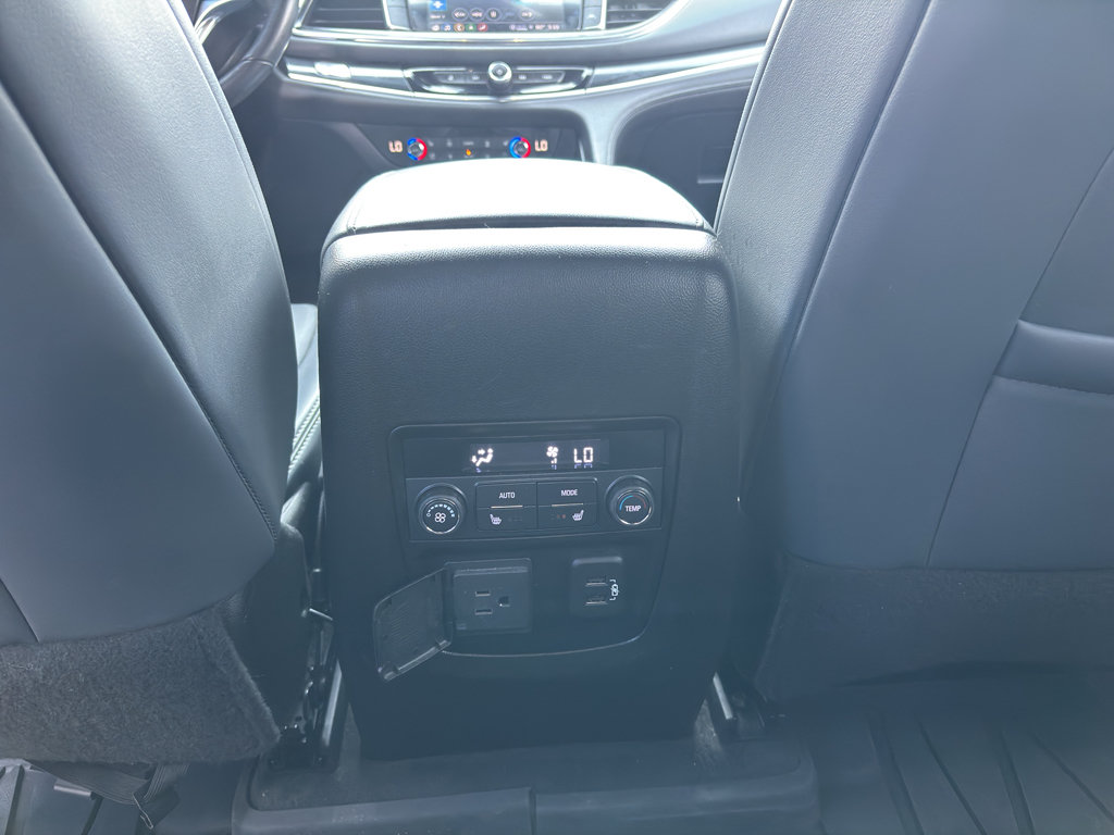 Used 2022 Buick Enclave Premium AWD/4WD image 28
