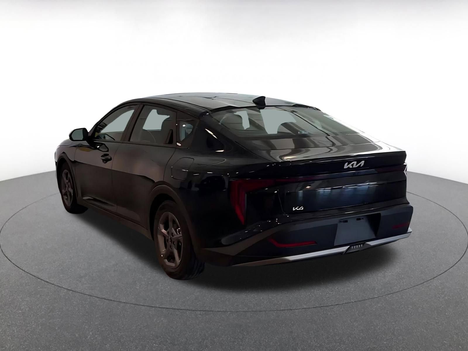 Used 2025 Kia K4 LXS image 11