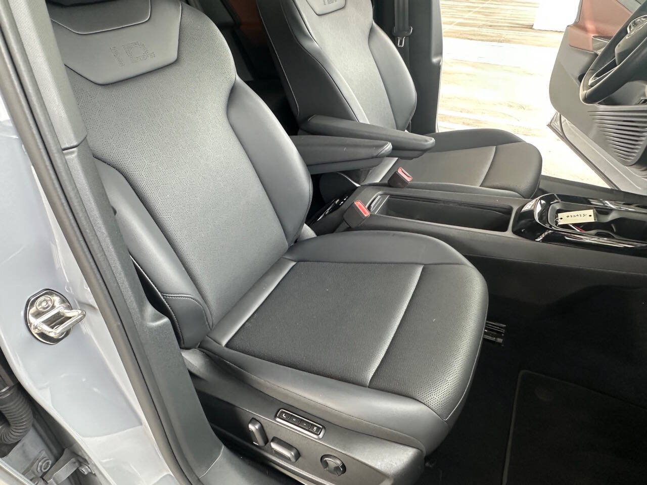 Used 2021 Volkswagen ID.4 Pro S RWD image 18