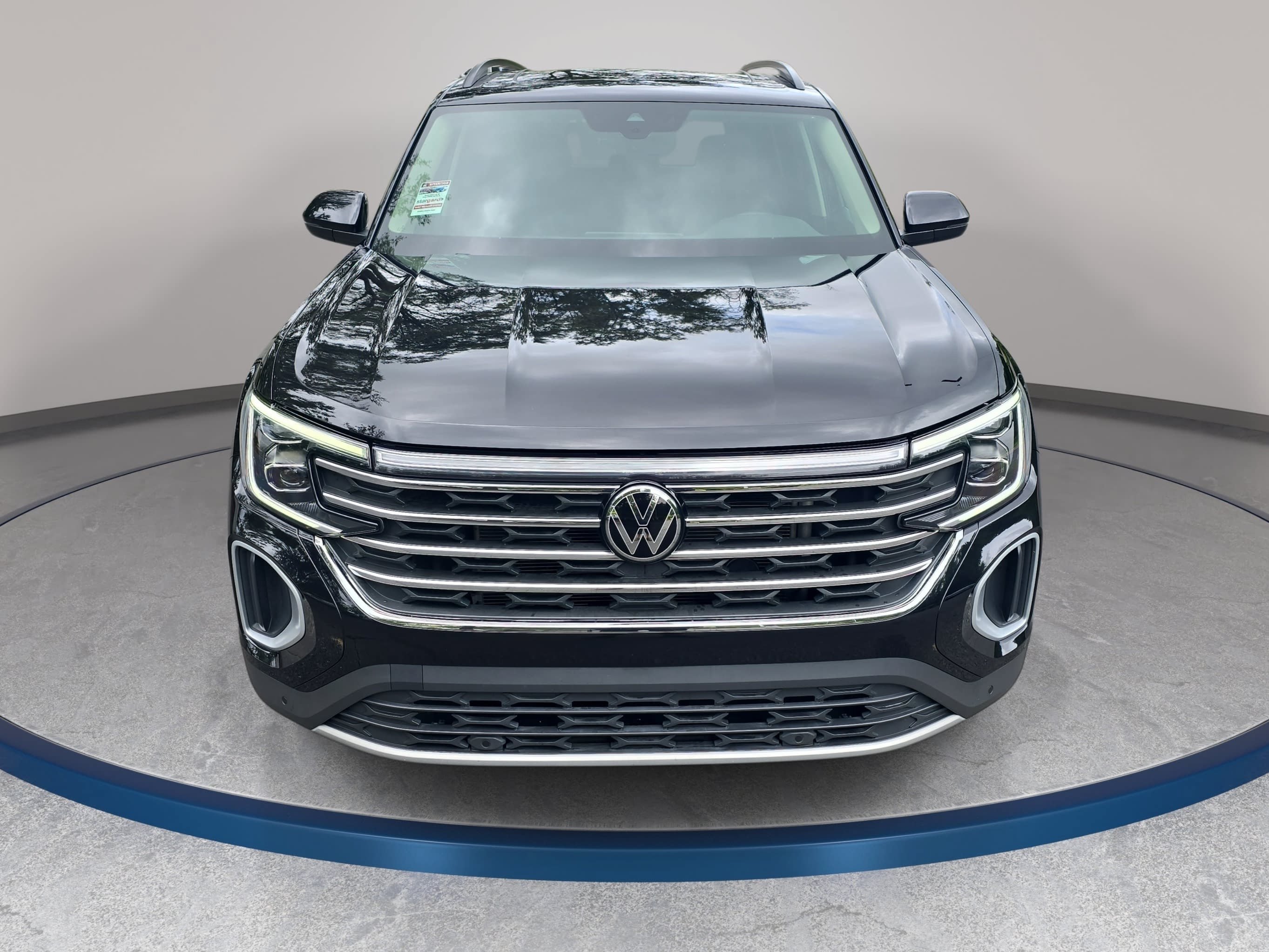 Certified 2024 Volkswagen Atlas SE FWD image 2