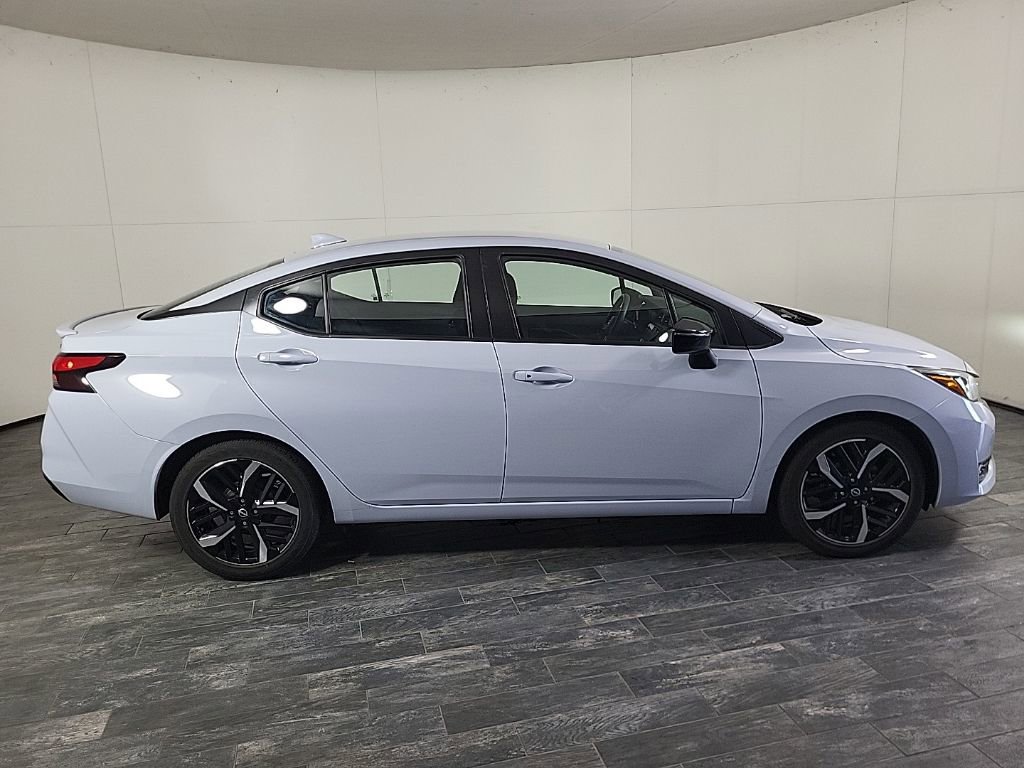 Used 2024 Nissan Versa SR image 5