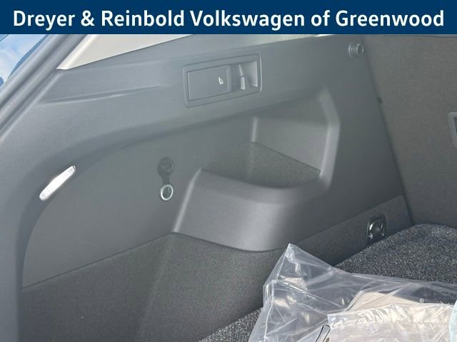 New 2026 Volkswagen Tiguan SE image 32