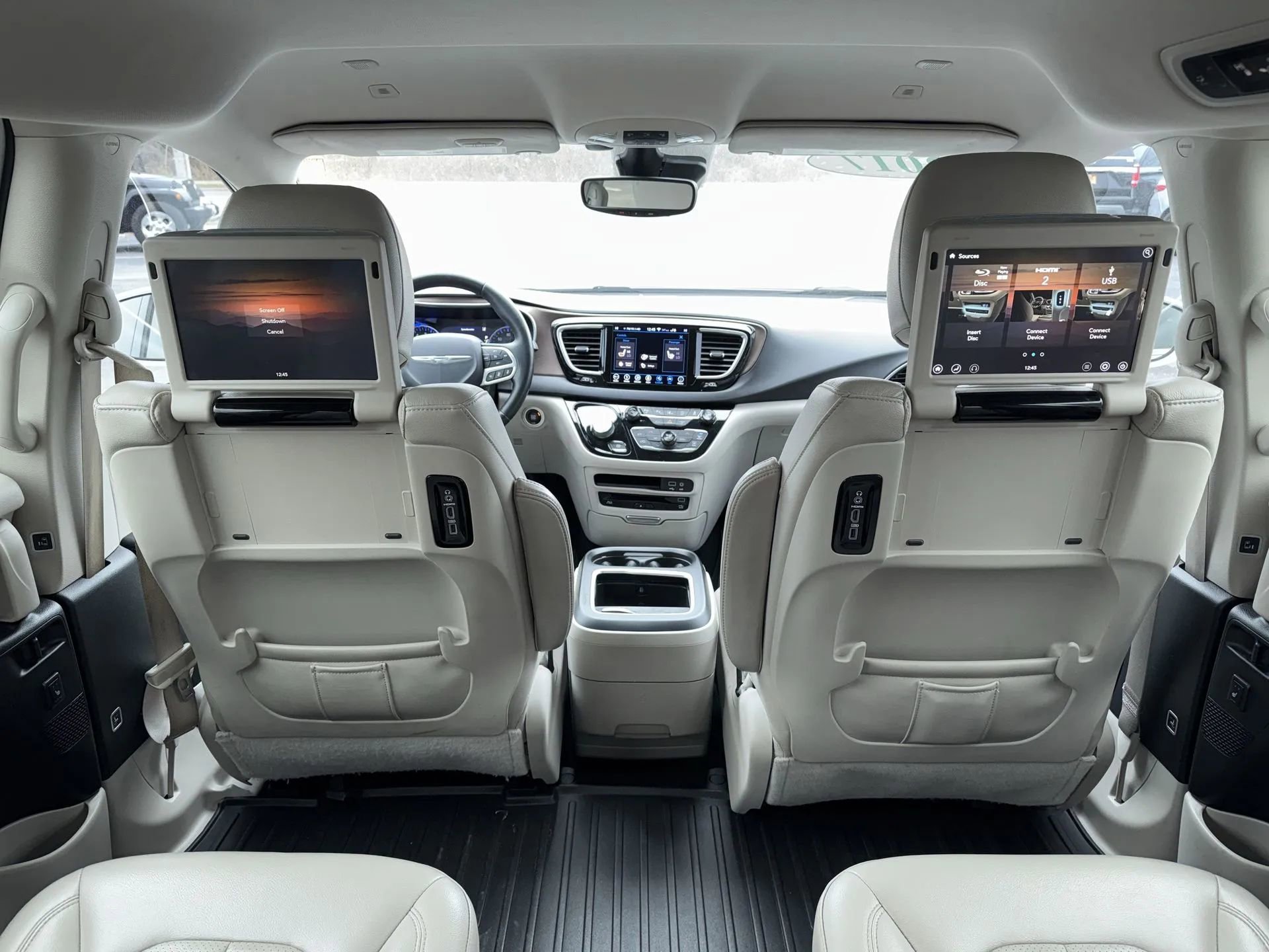 Used 2018 Chrysler Pacifica Touring-L Plus w/ Advanced Safetytec Group image 16