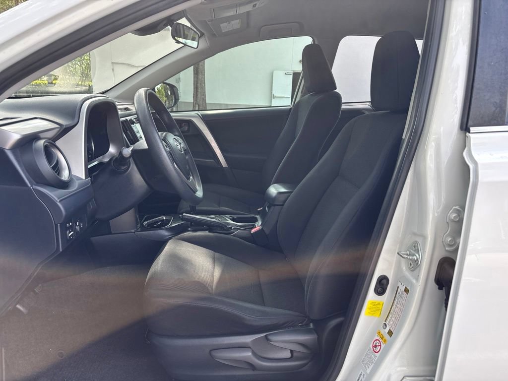 Used 2017 Toyota RAV4 LE FWD image 15