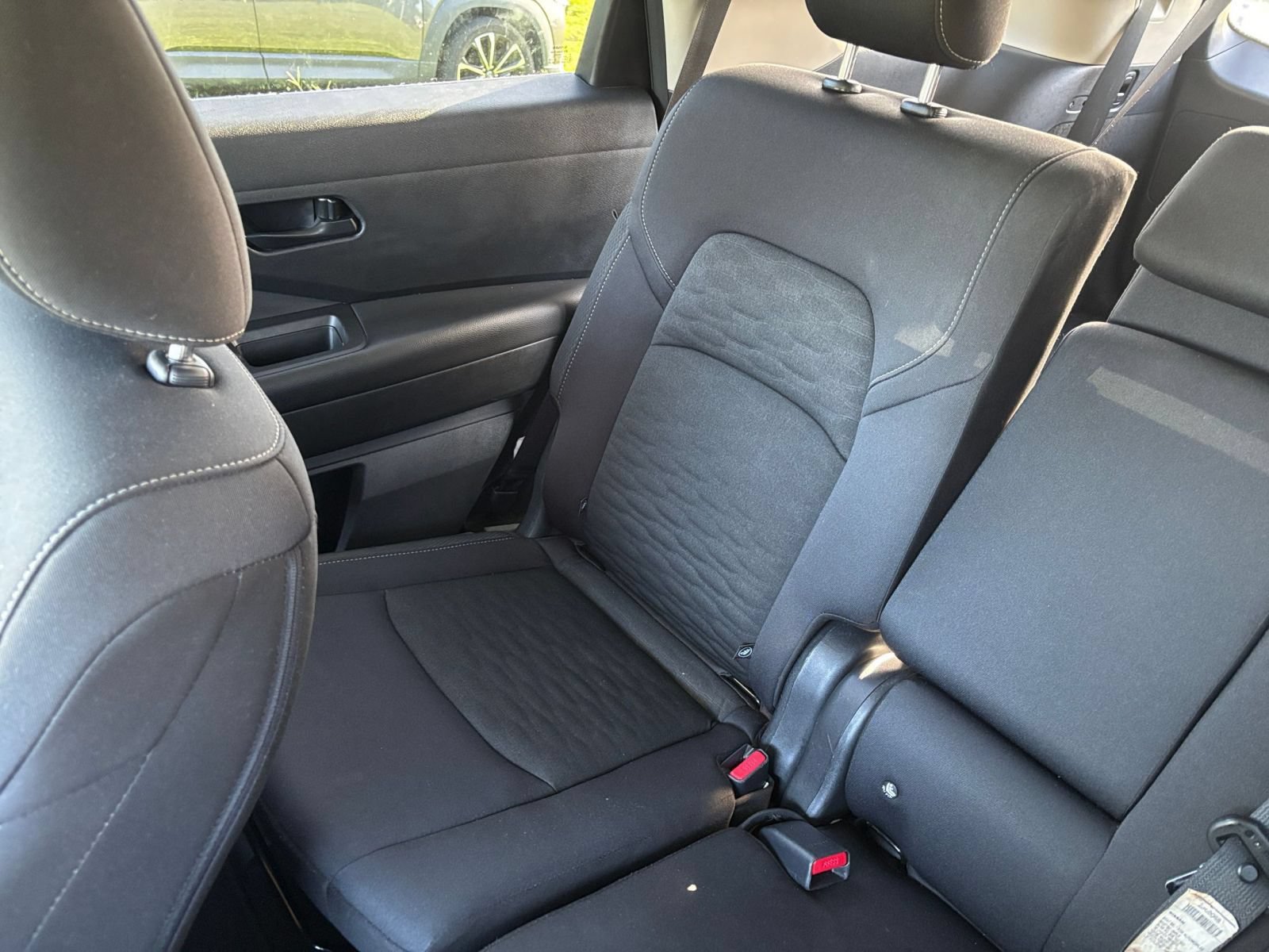 Used 2025 Nissan Pathfinder SV FWD image 41