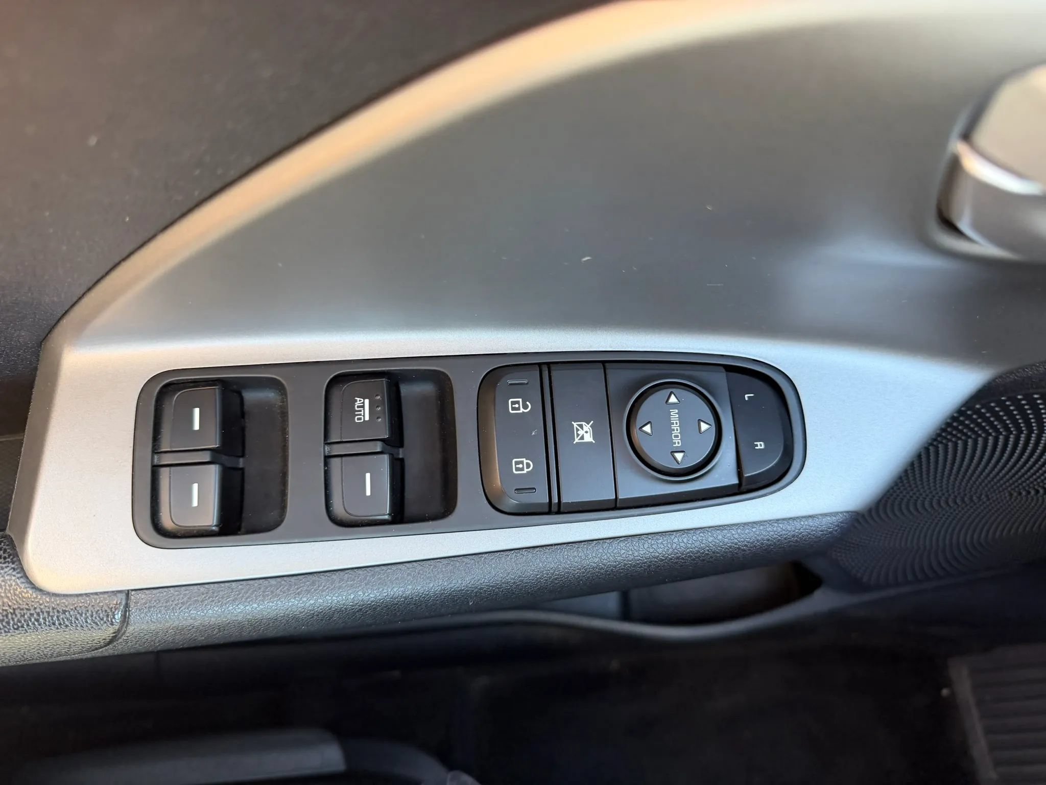 Used 2019 Kia Niro LX FWD image 23