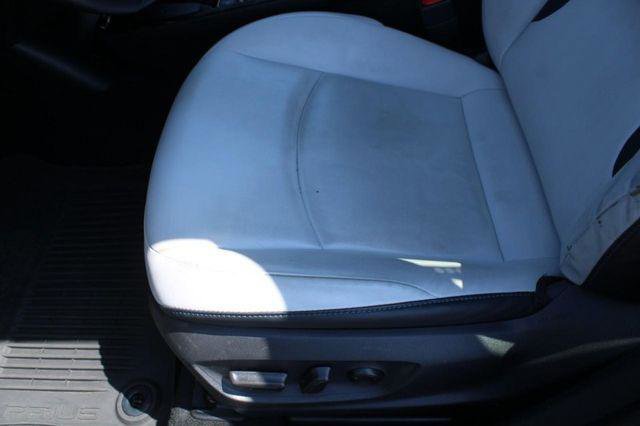 Certified 2022 Toyota Prius Limited FWD image 16