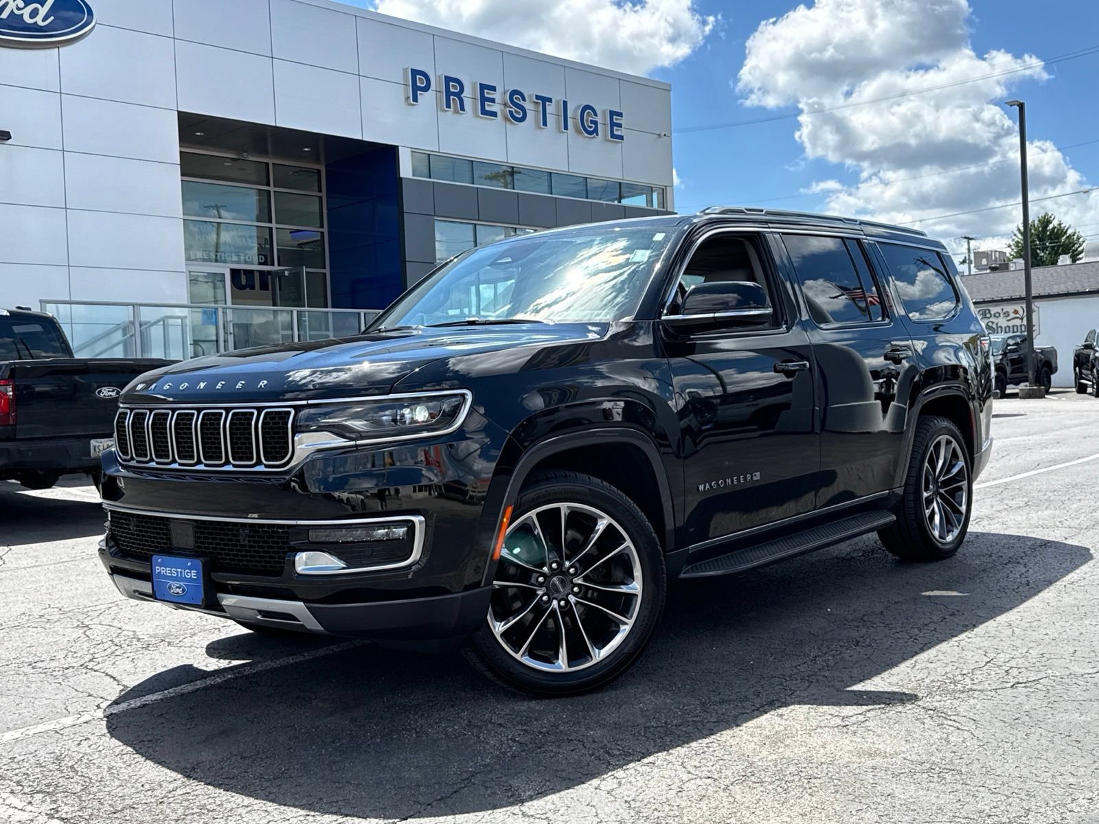Used 2022 Jeep Wagoneer Series II w/ Premium Group I AWD/4WD image 19
