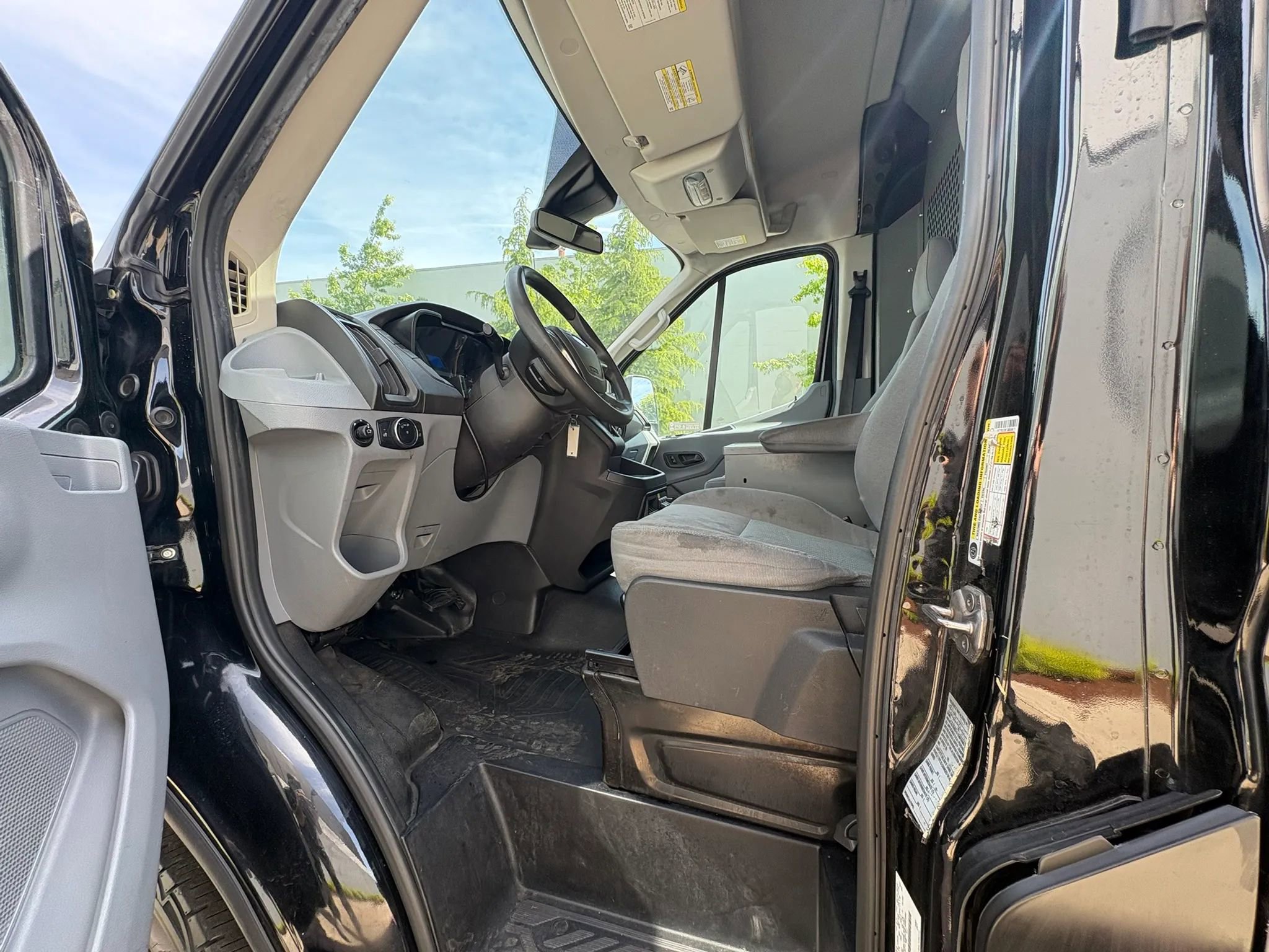 Used 2016 Ford Transit 250 148 Medium Roof RWD image 9