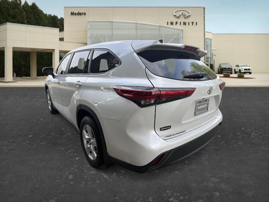 Used 2023 Toyota Highlander L image 6
