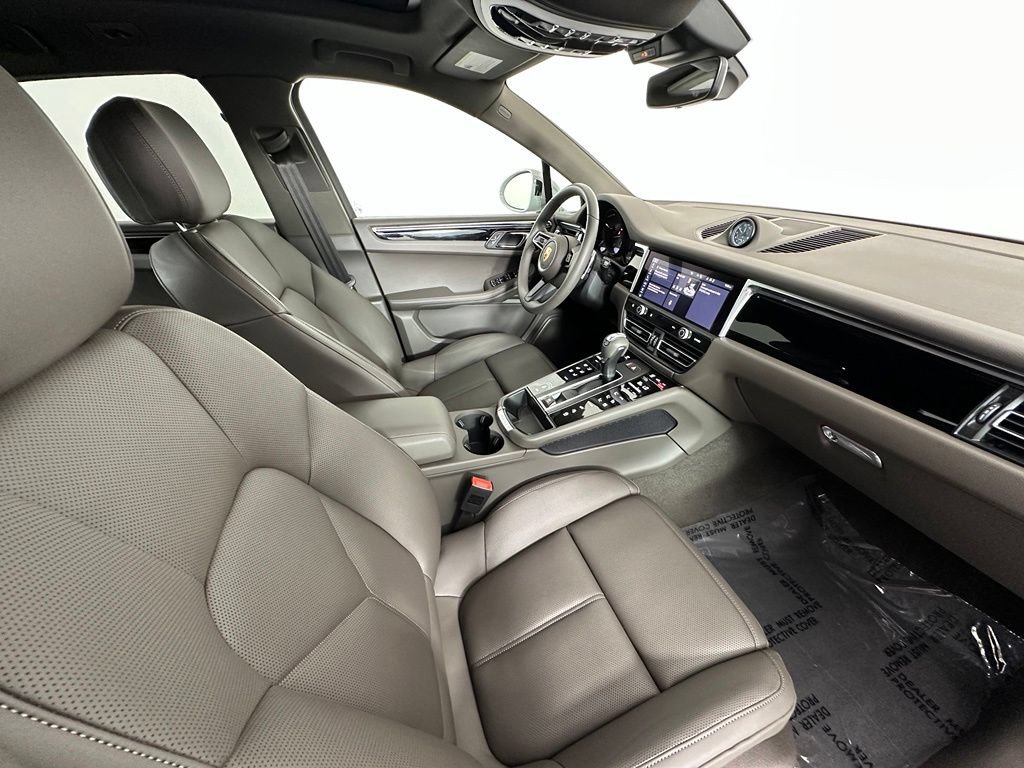 Certified 2026 Porsche Macan Turbo AWD/4WD image 42