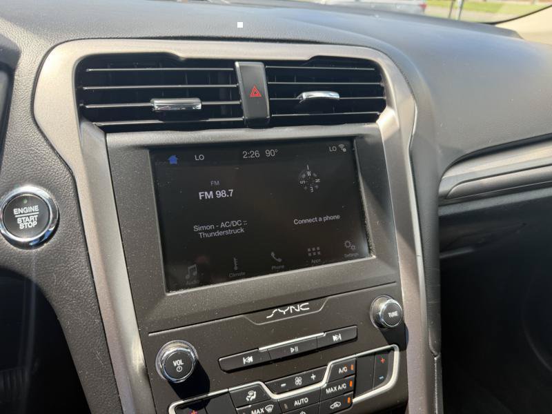 Used 2019 Ford Fusion SE FWD image 19