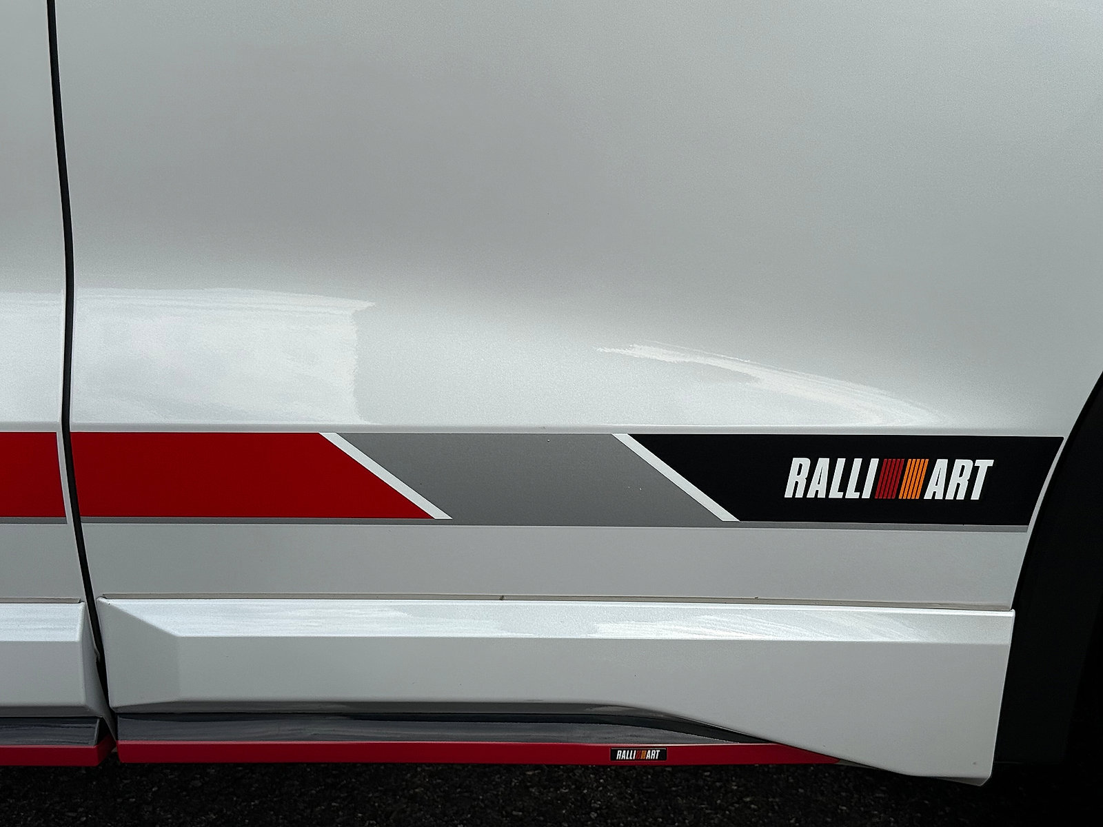 Used 2024 Mitsubishi Outlander Ralliart image 17