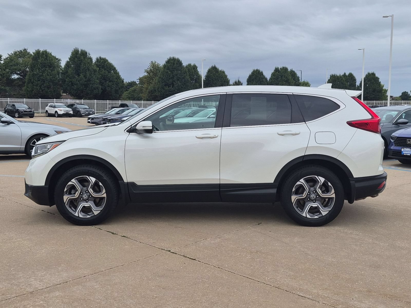 Used 2017 Honda CR-V EX image 9