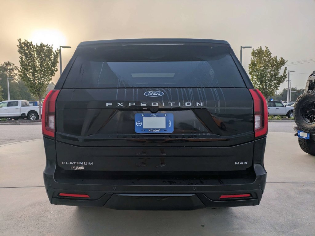 New 2027 Ford Expedition Max Platinum w/ Driver's Package RWD image 5