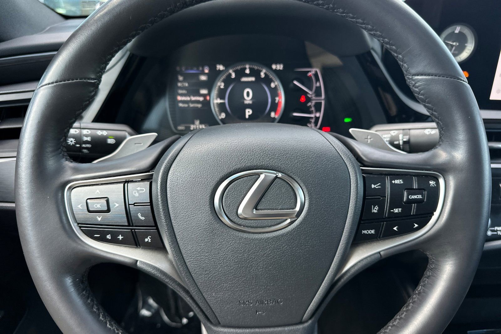 Used 2024 Lexus ES 350 w/ Accessory Package (Z2) image 29