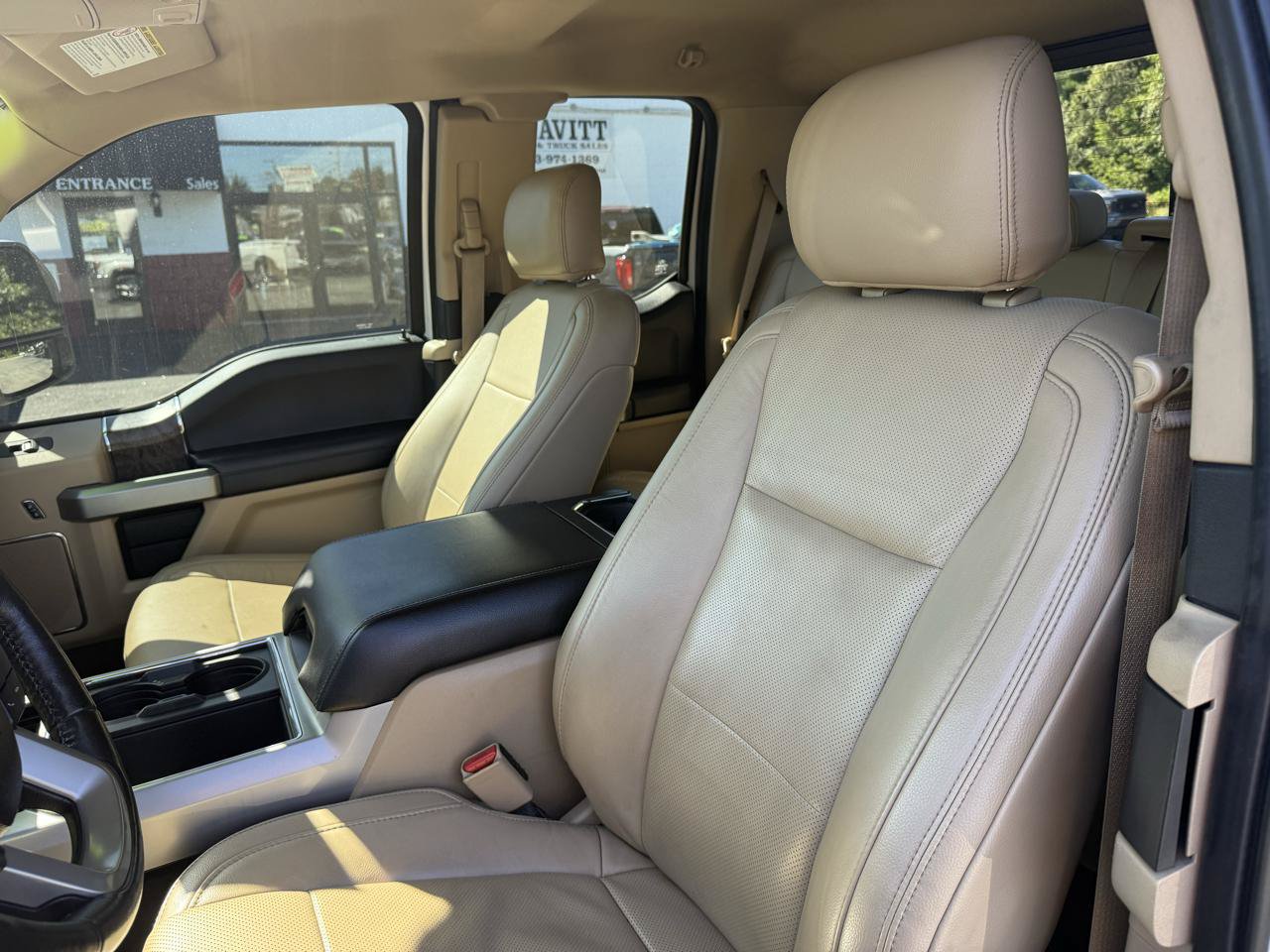 Used 2017 Ford F250 Lariat w/ Chrome Package AWD/4WD image 29